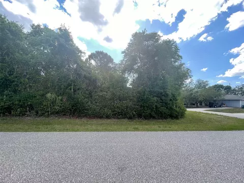 6917 Denmark St, Englewood, FL 34224