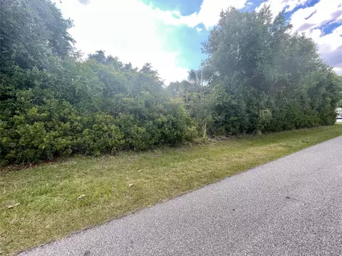 6925 Denmark St, Englewood, FL 34224