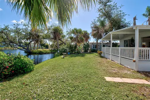 49 Amber St, Englewood, FL 34224