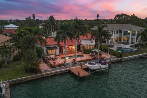 443 E Royal Flamingo Dr, Sarasota, FL 34236
