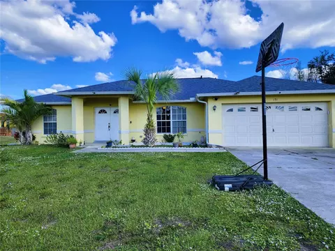 131 Blackstone Dr, Fort Myers, FL 33913