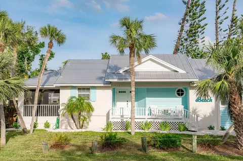 4095 N Beach Rd, Englewood, FL 34223