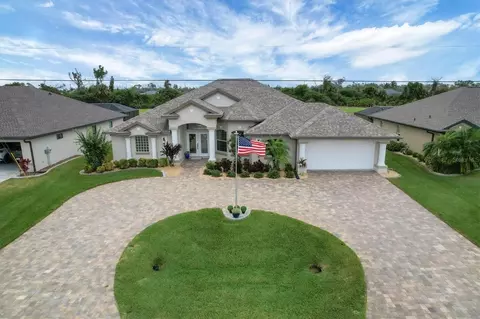 22 Medalist Ln, Rotonda West, FL 33947