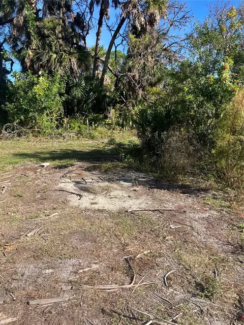1490 Virginia Ln, Englewood, FL 34223
