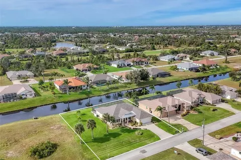 72 Pine Valley Ln, Rotonda West, FL 33947