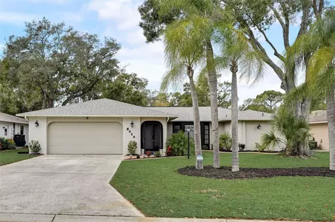 8424 Sylvan Woods Dr, Sarasota, FL 34243