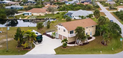 9494 Rosebud Cir, Port Charlotte, FL 33981