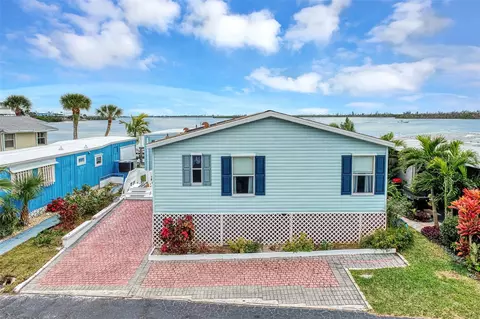 7500 Park Pointe Dr #26, Englewood, FL 34224