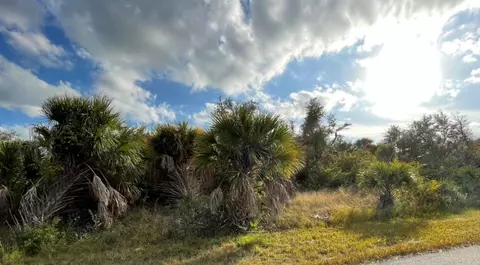 hagoplan lane, North Port, FL 34288