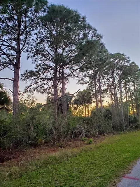 2702 Dixon Ter, Port Charlotte, FL 33981