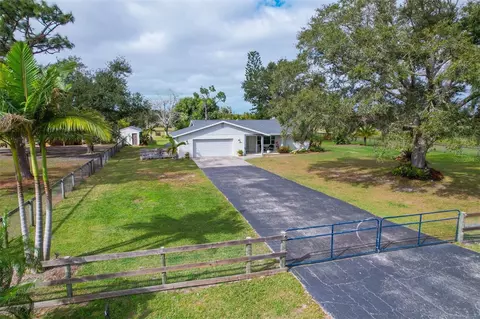 585 Palomino Trl, Englewood, FL 34223