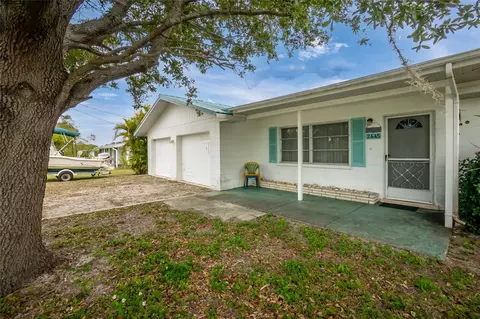 2445 11th St, Englewood, FL 34224