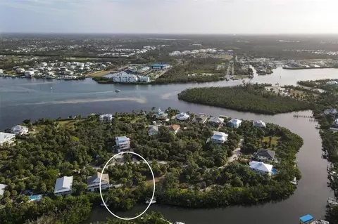 21 Bayshore Cir, Placida, FL 33946 photo 3