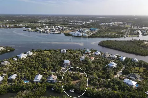 23 Bayshore Cir, Placida, FL 33946
