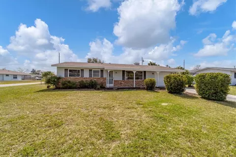 552 Oxford Dr, Venice, FL 34293