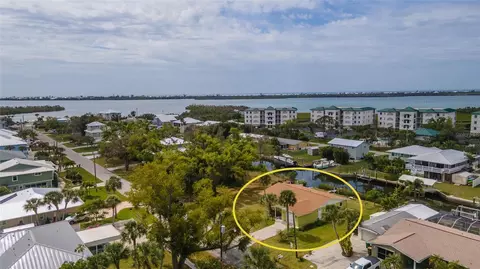 9201 Pine Cove Dr, Englewood, FL 34224