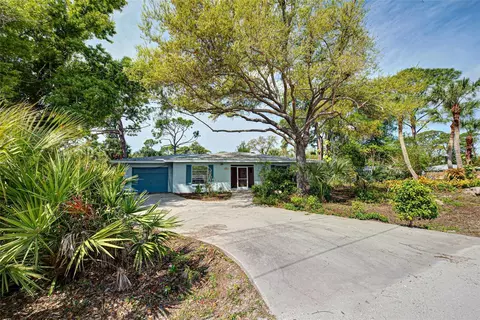 500 Artists Ave, Englewood, FL 34223