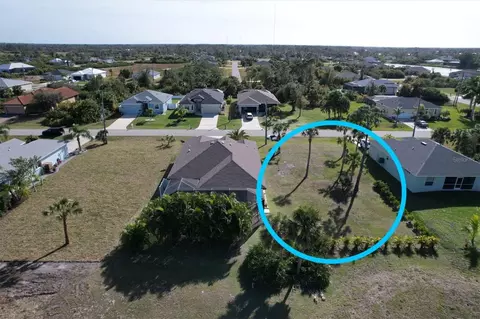422 Albatross Rd, Rotonda West, FL 33947