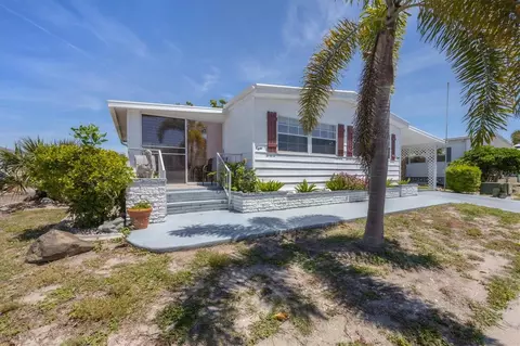 8 S De Las Palmas St, Englewood, FL 34223
