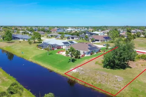 174 Mariner Ln, Rotonda West, FL 33947