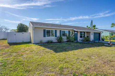 325 Lasayette Dr NE, Port Charlotte, FL 33952