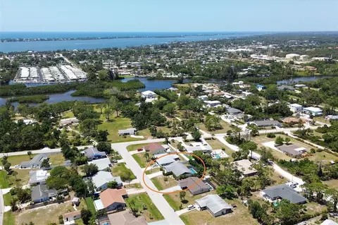 1520 Rossanne Pl, Englewood, FL 34223
