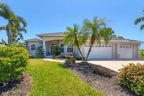 1045 Bay Harbor Dr, Englewood, FL 34224