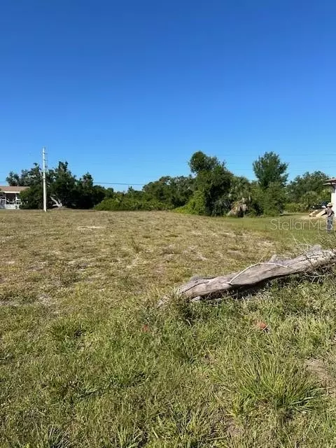 47 Boundary Blvd, Rotonda West, FL 33947