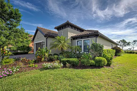 26724 Weiskopf Dr, Englewood, FL 34223