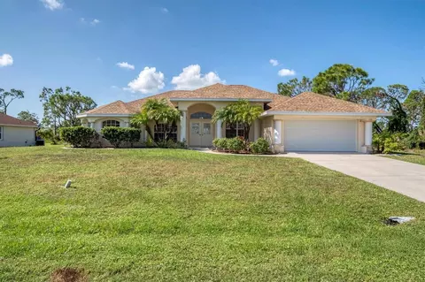 120 Tournament Rd, Rotonda West, FL 33947