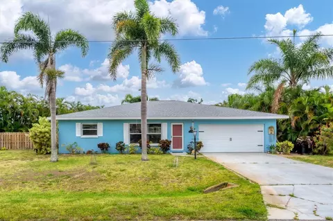 955 Gillespie St, Englewood, FL 34223
