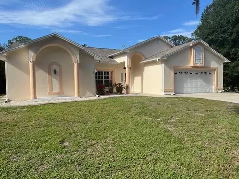 1690 Maria St, Englewood, FL 34223