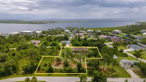 4233 Reynolds Ln, Port Charlotte, FL 33981