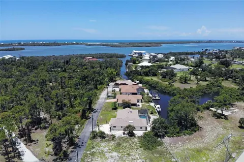 3440 Downing St W, Englewood, FL 34224