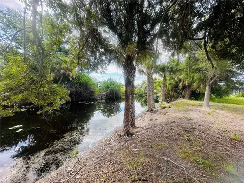 6110 Spinnaker Blvd, Englewood, FL 34224