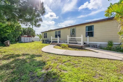 2951 Holly Ave, Englewood, FL 34224