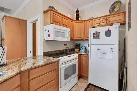 Kitchen - 200 Capstan Dr, Placida, FL 33946 photo 4 of 10