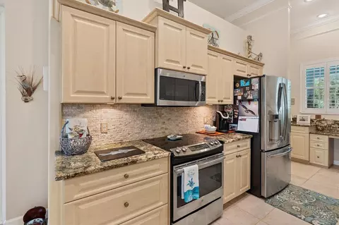 Kitchen - 200 Capstan Dr, Placida, FL 33946 photo 7 of 10
