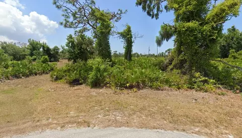 13 Bank Ct, Placida, FL 33946