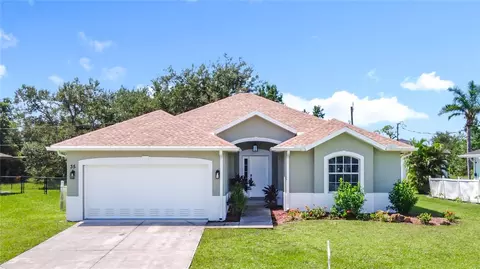 35 Mark Twain Ln, Rotonda West, FL 33947