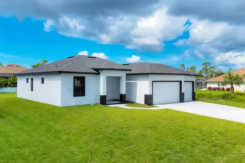 18 Tee View Rd, Rotonda West, FL 33947