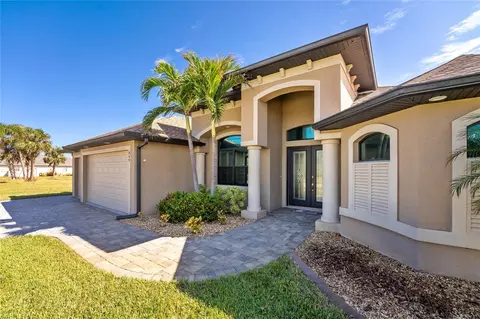 849 Rotonda Cir, Rotonda West, FL 33947