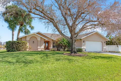 7062 Spinnaker Blvd, Englewood, FL 34224