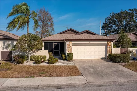 622 Cherrywood Dr, Englewood, FL 34223