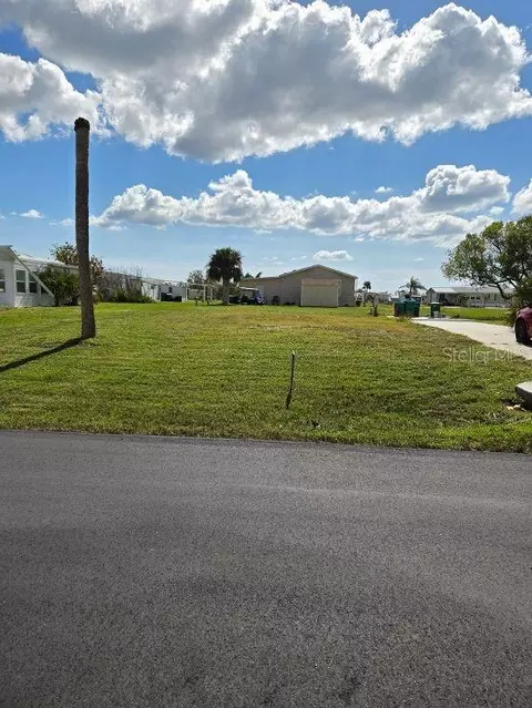 2745 Grebe St, Englewood, FL 34224