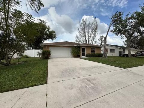 6811 Friendship Dr, Sarasota, FL 34241