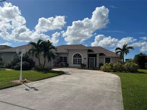 93 Fairway Rd, Rotonda West, FL 33947