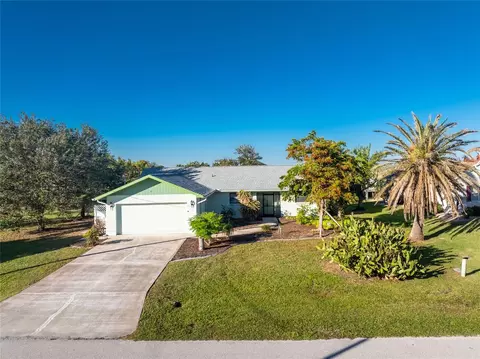 40 Mark Twain Ln, Rotonda West, FL 33947