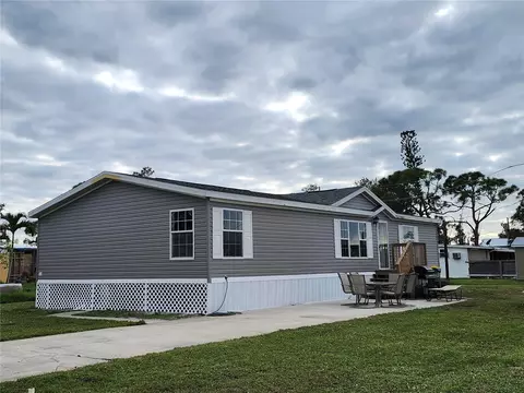3160 Smith St, Englewood, FL 34224