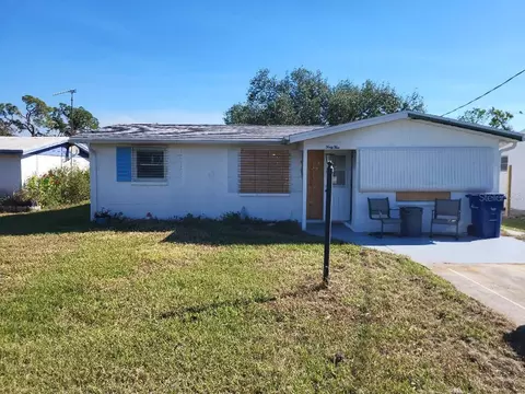 45 Euclid Ave, Englewood, FL 34223